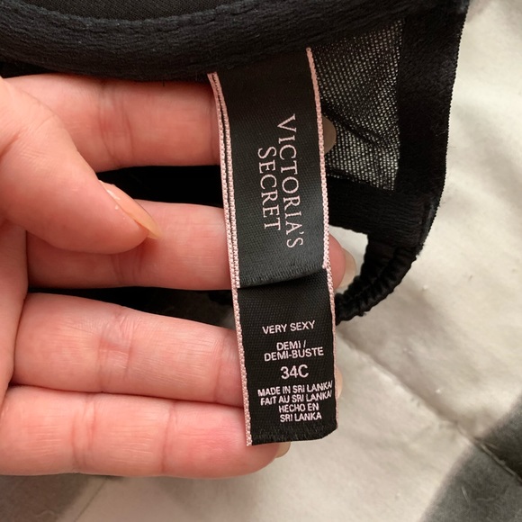 Halter bra - Picture 3 of 3